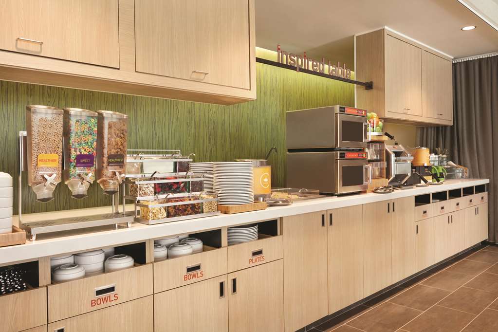 Home2 Suites By Hilton Warminster Horsham Restaurant bilde